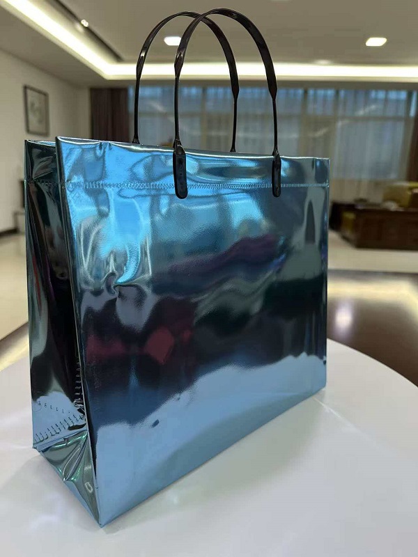 RGS PACKAGING、新しい単色レーザーフィルムラミネートギフトトートバッグを発売